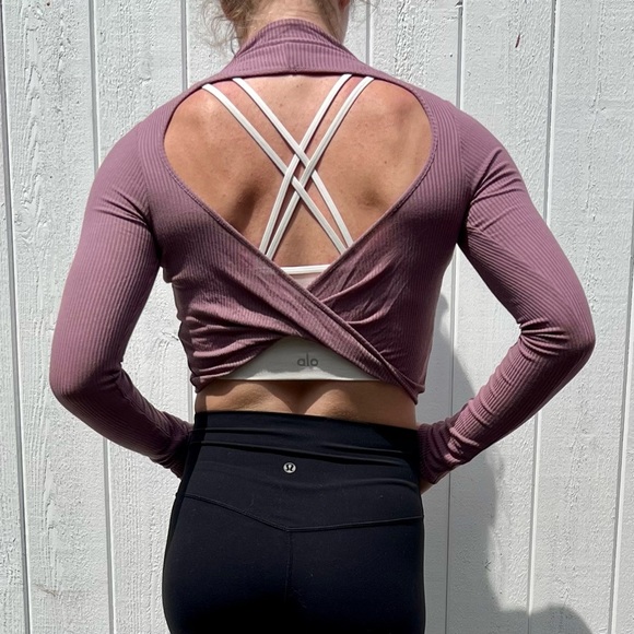 Alo Long Sleeve Fitted Top - Picture 4 of 4